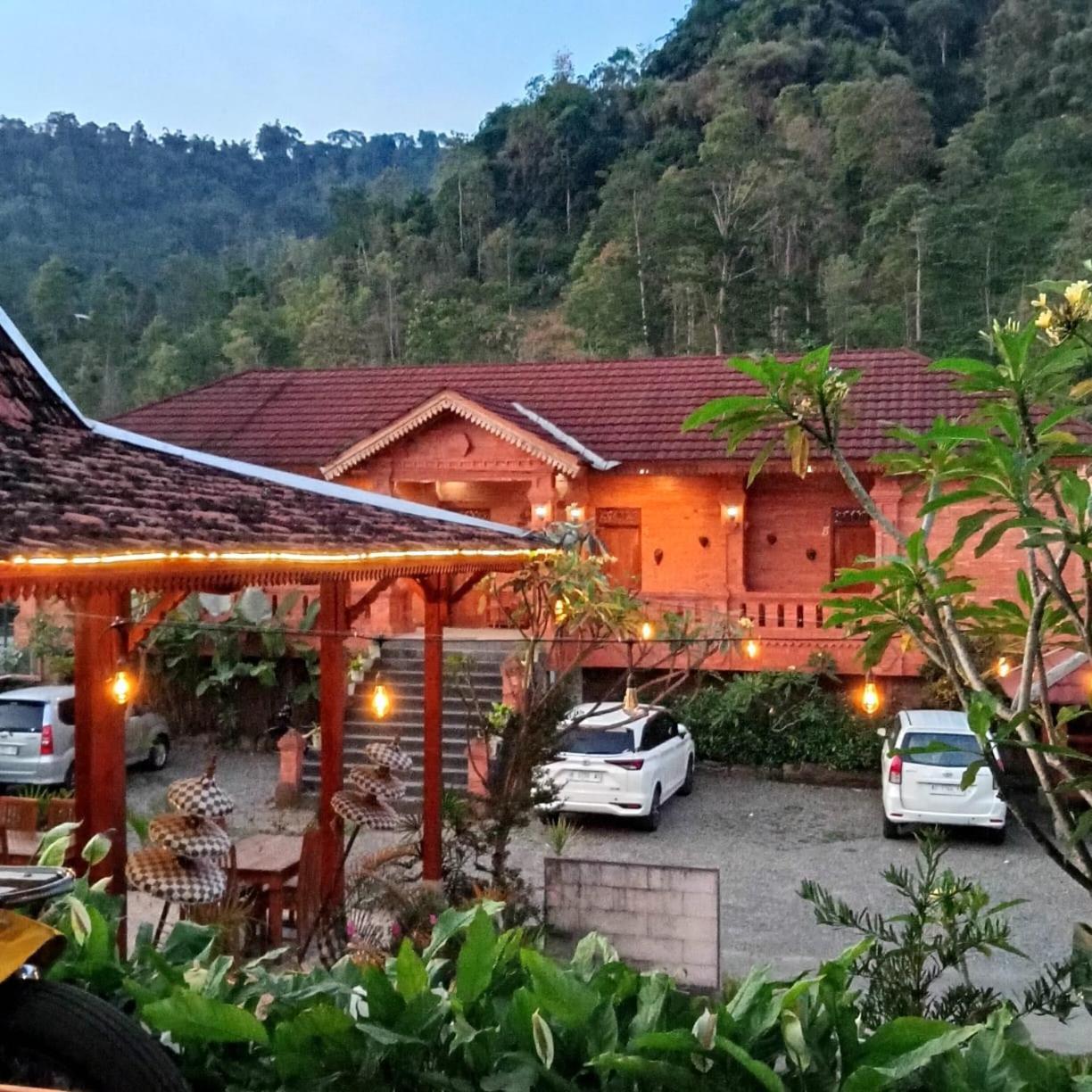 Villa Pringgitan タワンマング エクステリア 写真